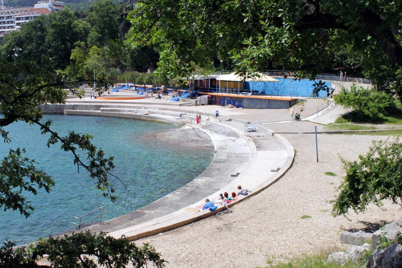 Apartments With A Parking Space Lovran, Opatija - 7713 Luaran gambar