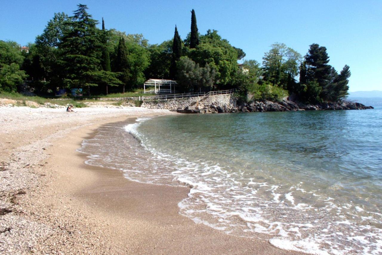 Apartments With A Parking Space Lovran, Opatija - 7713 Luaran gambar